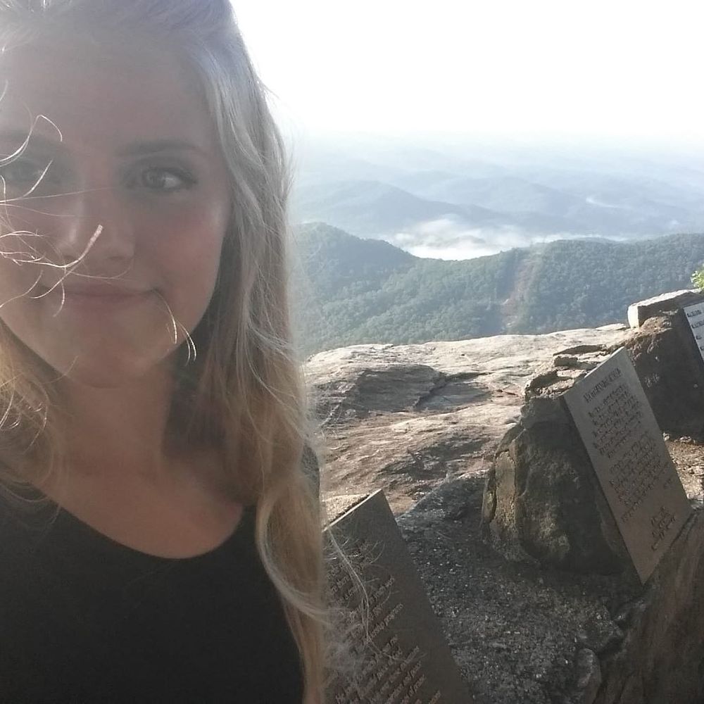 Meet your Posher, Anna ❣